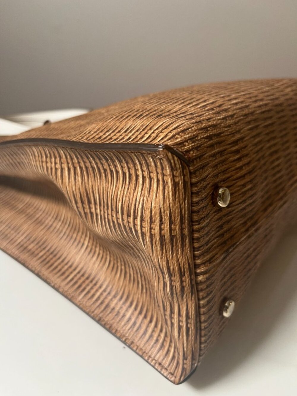 Kate Spade Pack a Picnic RARE Woodgrain Leather Structured Tote Storybook Lining - Picture 7 of 13